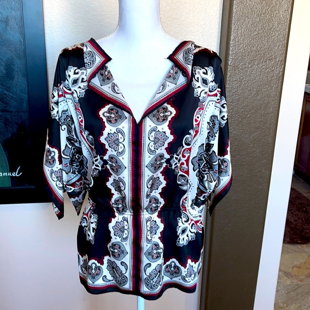 WHBM silky polyester top with open sleeves at the shoulder*